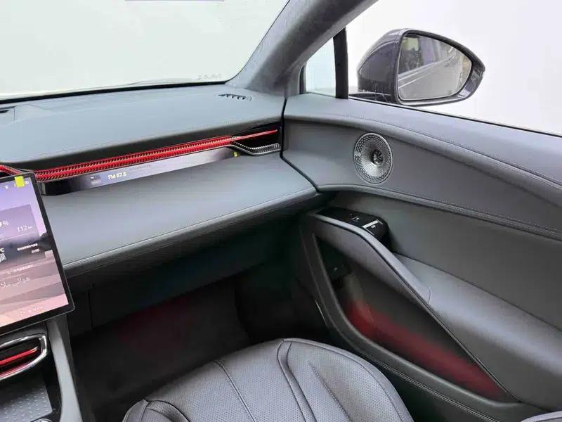2025 Eletre 600 Luxury Edition — миниатюра 24