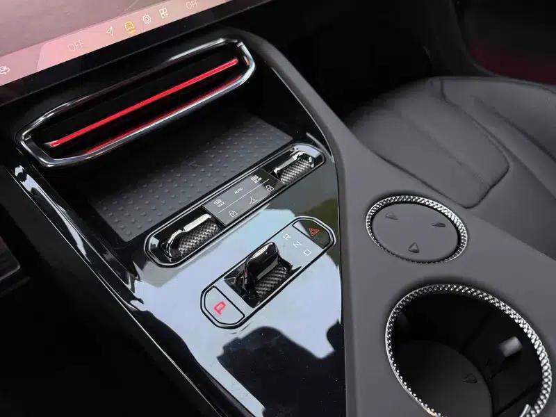 2025 Eletre 600 Luxury Edition — миниатюра 10
