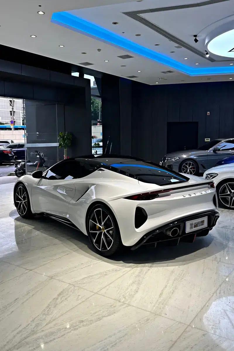 Emira 2022 2.0T L4 First Edition — миниатюра 3
