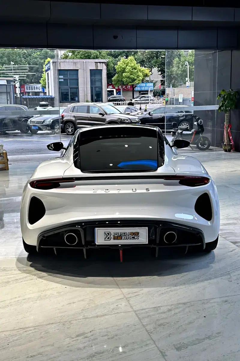 Emira 2022 2.0T L4 First Edition — миниатюра 4