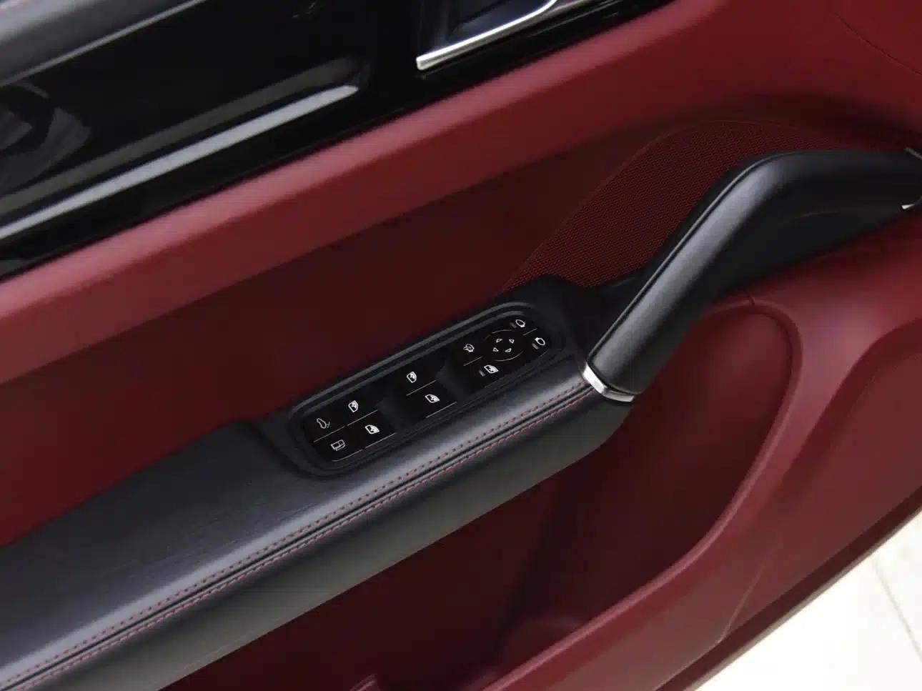 2020 Cayenne E-Hybrid 2.0T — миниатюра 9