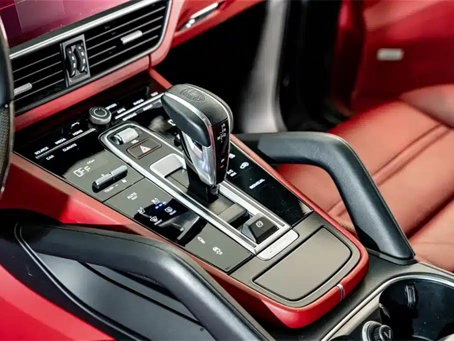 2023 Cayenne E-Hybrid 2.0T Platinum Edition — миниатюра 13