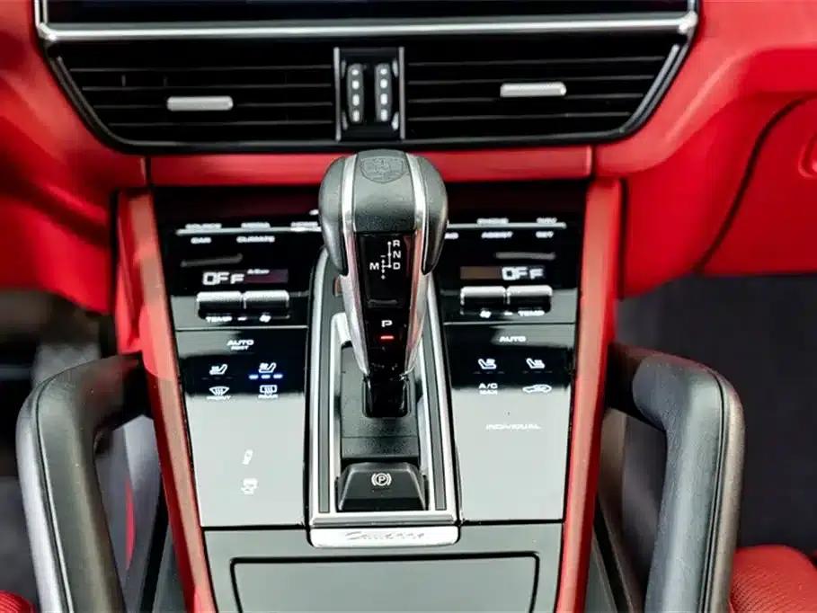 2023 Cayenne E-Hybrid 2.0T Platinum Edition — миниатюра 16