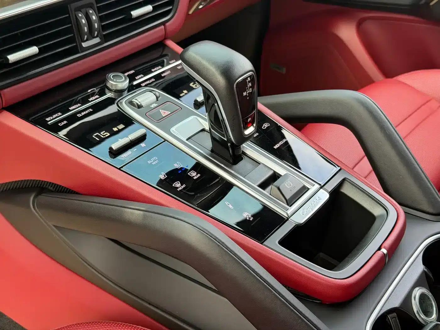 2022 Cayenne E-Hybrid 2.0T Platinum Edition — миниатюра 12