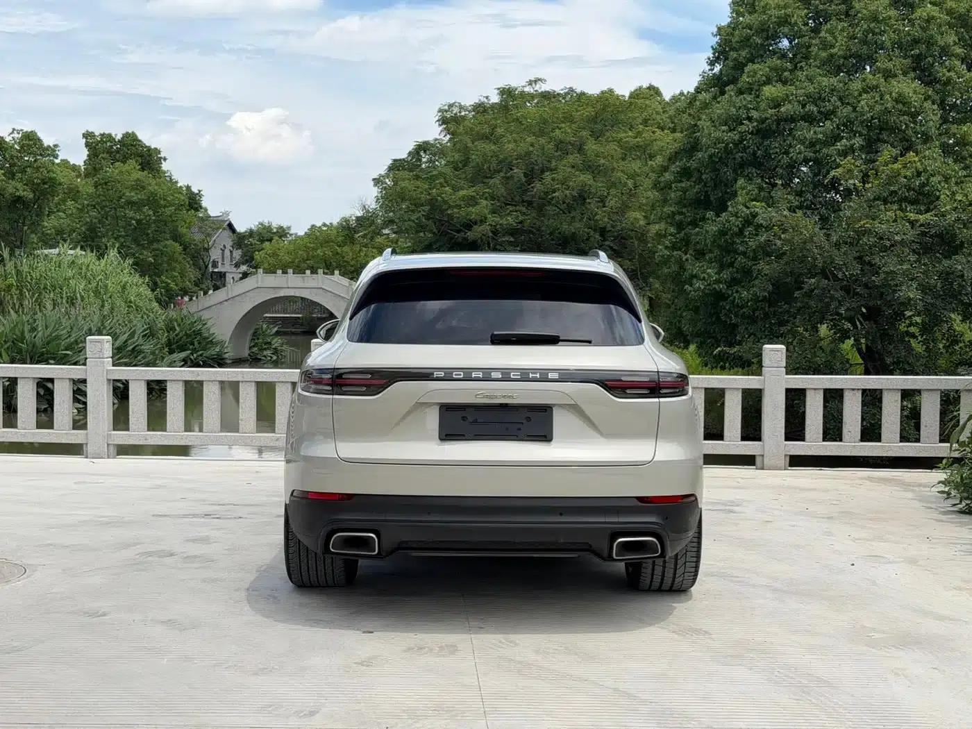 2022 Cayenne E-Hybrid 2.0T Platinum Edition — миниатюра 4