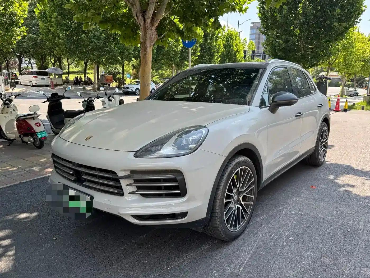 2019 Cayenne E-Hybrid 2.0T — миниатюра 1