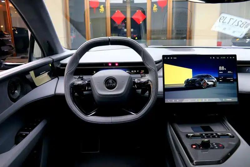 2025 Emeya 600 Luxury Edition — миниатюра 20