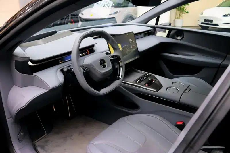 2025 Emeya 600 Luxury Edition — миниатюра 22