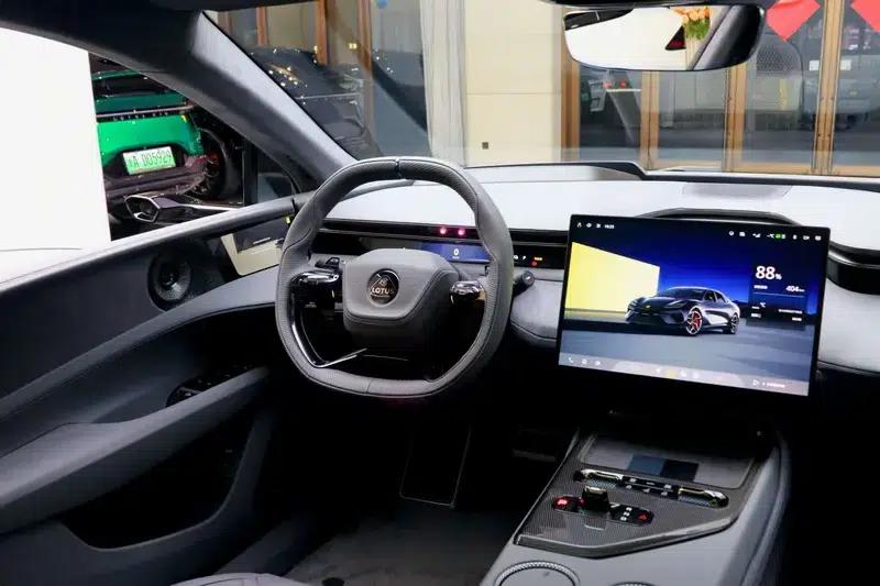 2025 Emeya 600 Luxury Edition — миниатюра 24
