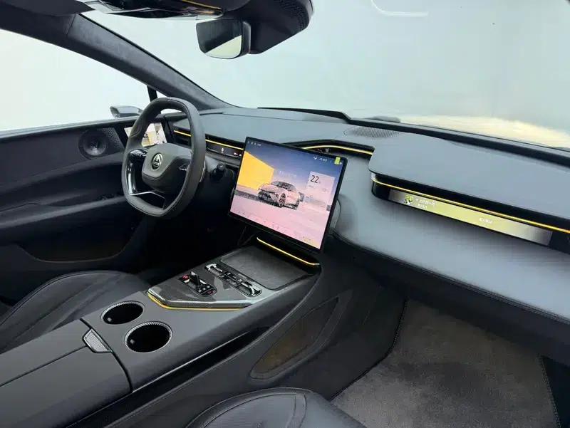 2025 Emeya 600 Luxury Edition — миниатюра 22