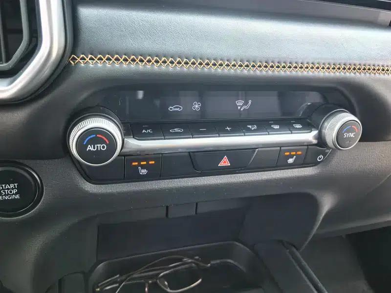 Mazda CX-50 2023 2.0L Automatic Comfort Edition — миниатюра 11