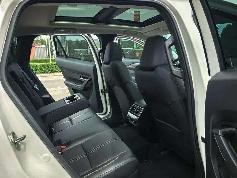 Mazda CX-50 2023 2.0L Automatic Comfort Edition — миниатюра 26