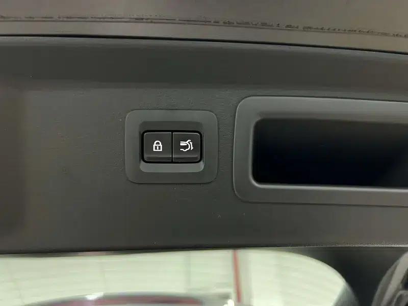 Mazda CX-50 2023 2.0L Automatic Comfort Edition — миниатюра 8