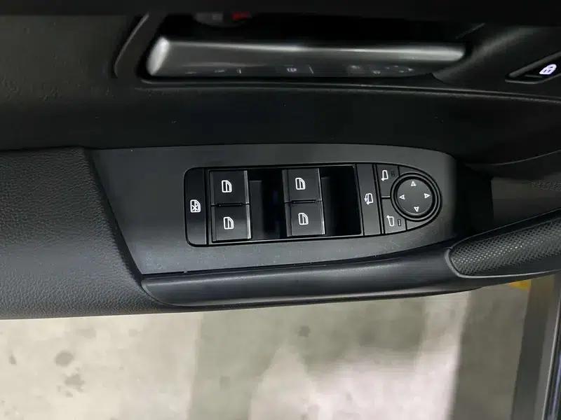 Mazda CX-50 2023 2.0L Automatic Leading Edition — миниатюра 17