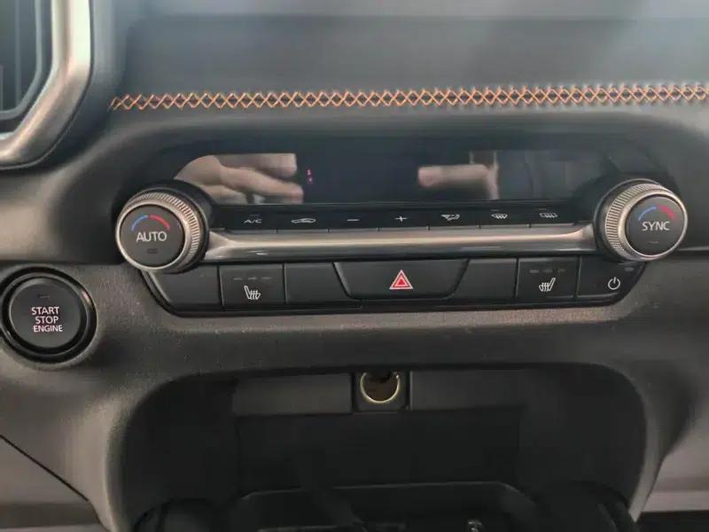Mazda CX-50 2023 2.0L Automatic Leading Edition — миниатюра 14