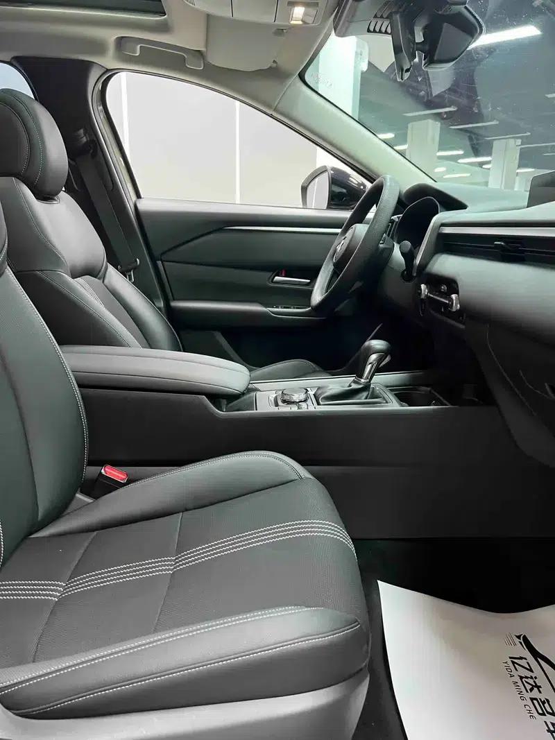 Mazda CX-50 2023 2.0L Automatic Leading Edition — миниатюра 27