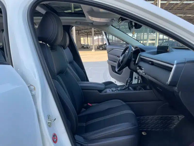 Mazda CX-50 2023 2.0L Automatic Leading Edition — миниатюра 12