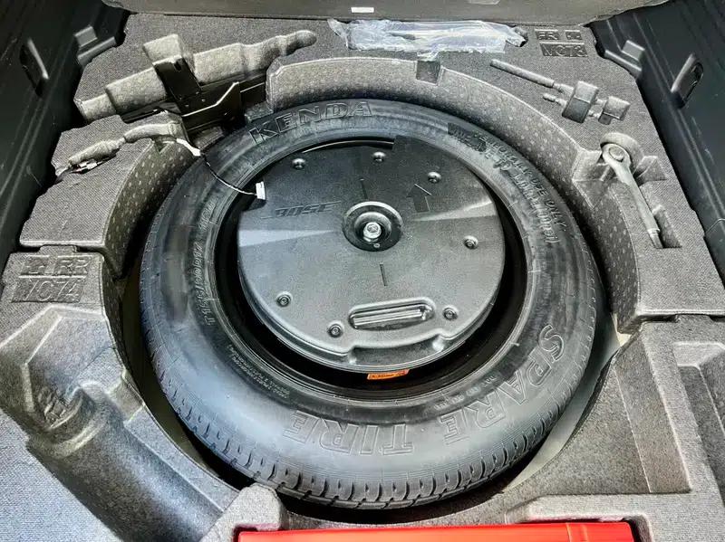 Mazda CX-50 2023 2.5L Automatic Premium Edition — миниатюра 11