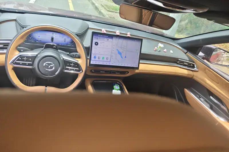 Mazda EZ-6 2024 Extended Range 200 Smart Edition — миниатюра 13