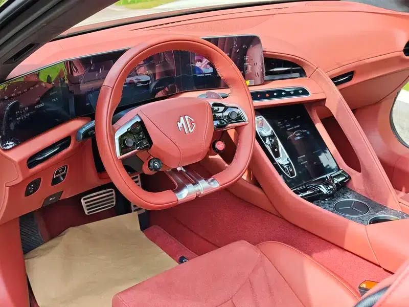 MG Cyberster 2024 520km Legendary 4WD Red Top Edition — миниатюра 12