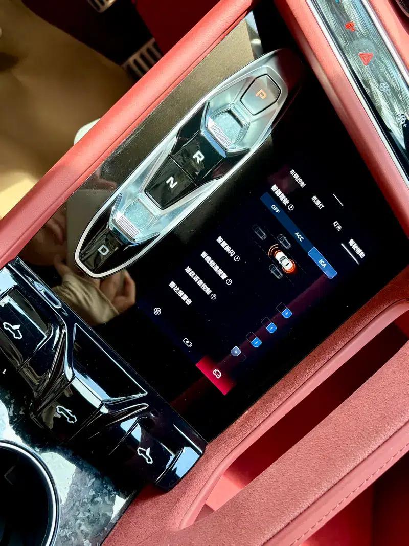 2024 MG Cyberster 580km/h Superb Edition — миниатюра 17