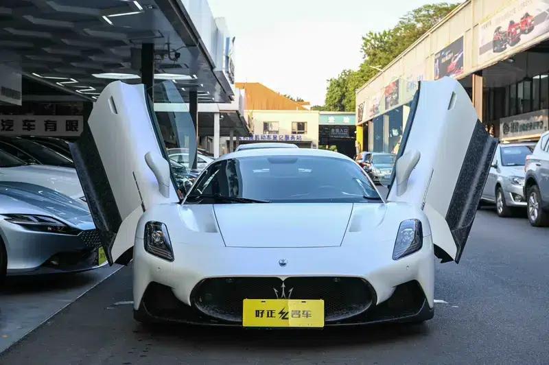 Maserati MC20 2023 3.0T Standard Edition — миниатюра 2