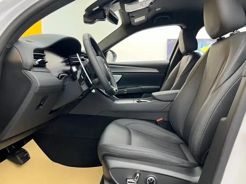 2023 Grecale 2.0T GT — миниатюра 32