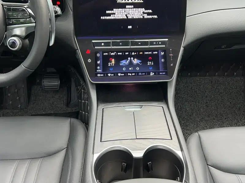2023 Grecale 2.0T GT — миниатюра 8