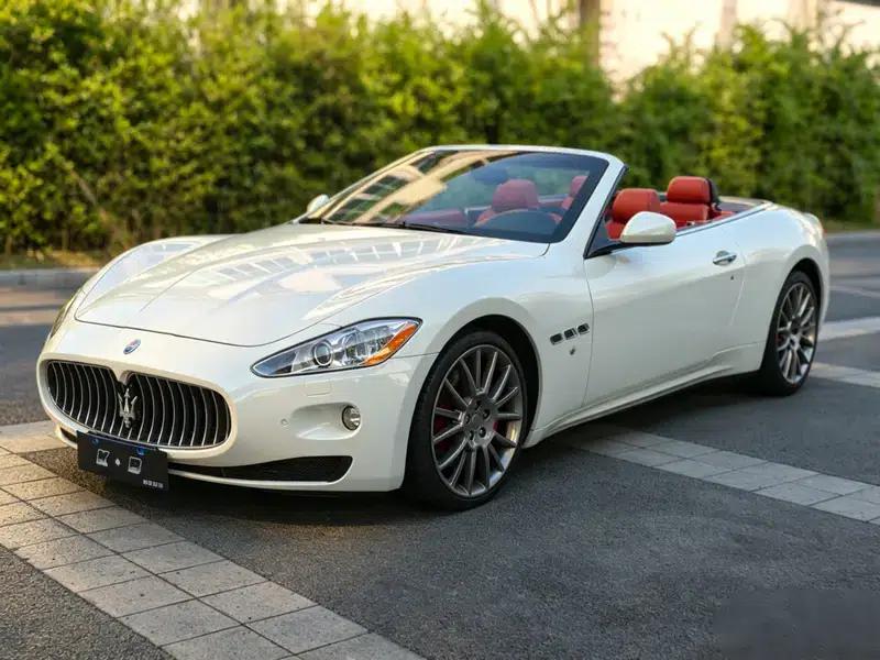 2012 GranCabrio 4.7L Sport — миниатюра 11