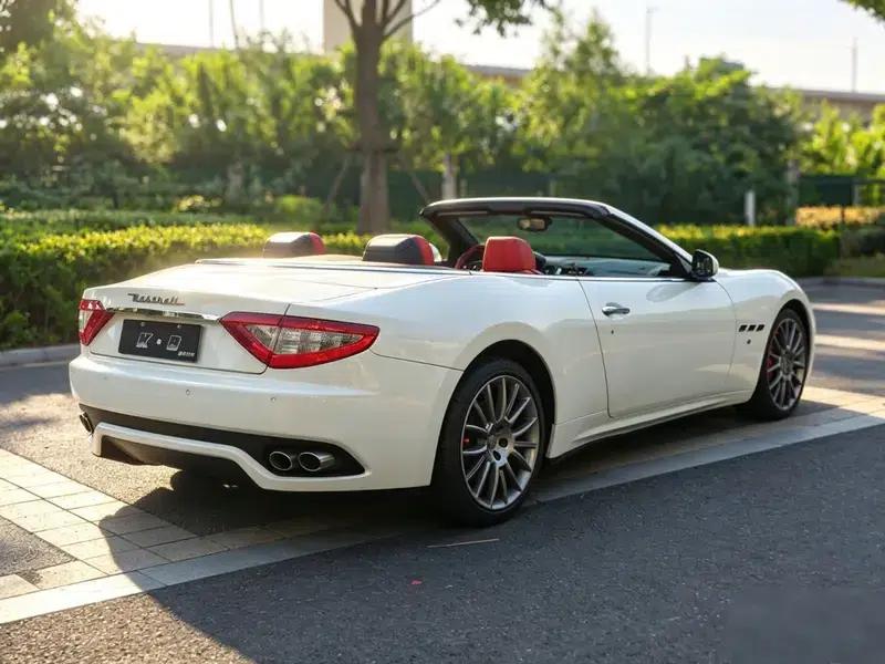 2012 GranCabrio 4.7L Sport — миниатюра 6