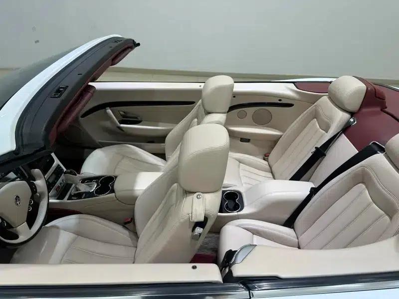 GranCabrio 2010 4.7L Automatic — миниатюра 20
