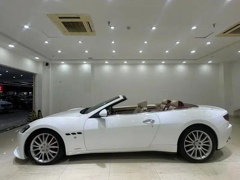 GranCabrio 2010 4.7L Automatic — миниатюра 4