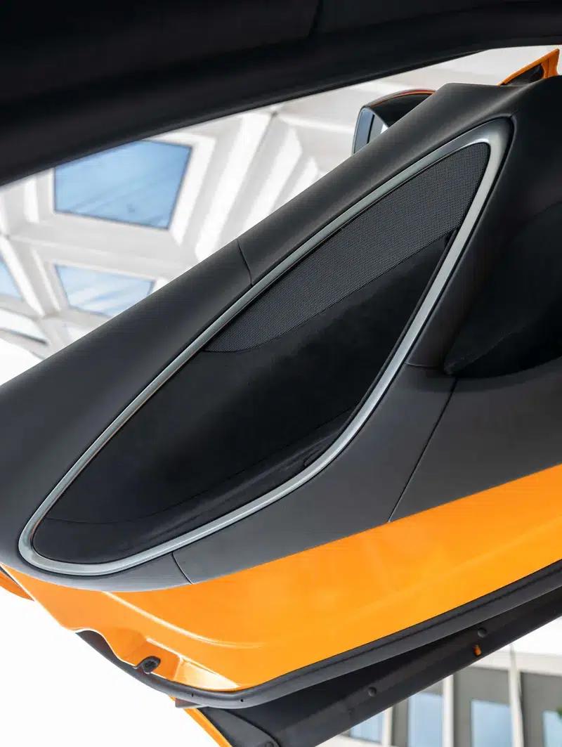 McLaren Artura 2023 3.0T PHEV Standard Edition — миниатюра 12