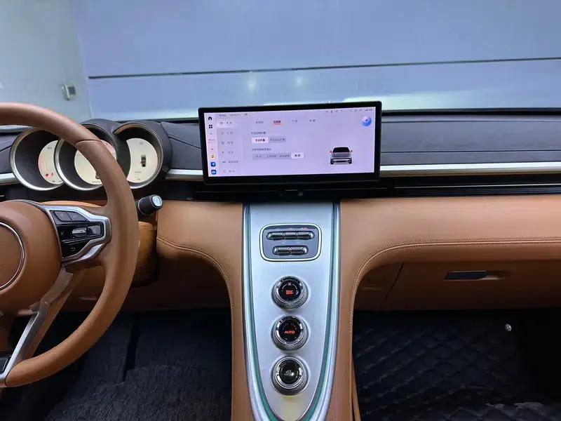 ORA Lightning Cat 2022 555km Premium Edition — миниатюра 11