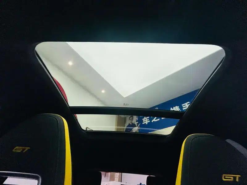 ORA Good Cat GT 2024 Magnolia Edition 401km Premium Model 135kW — миниатюра 15