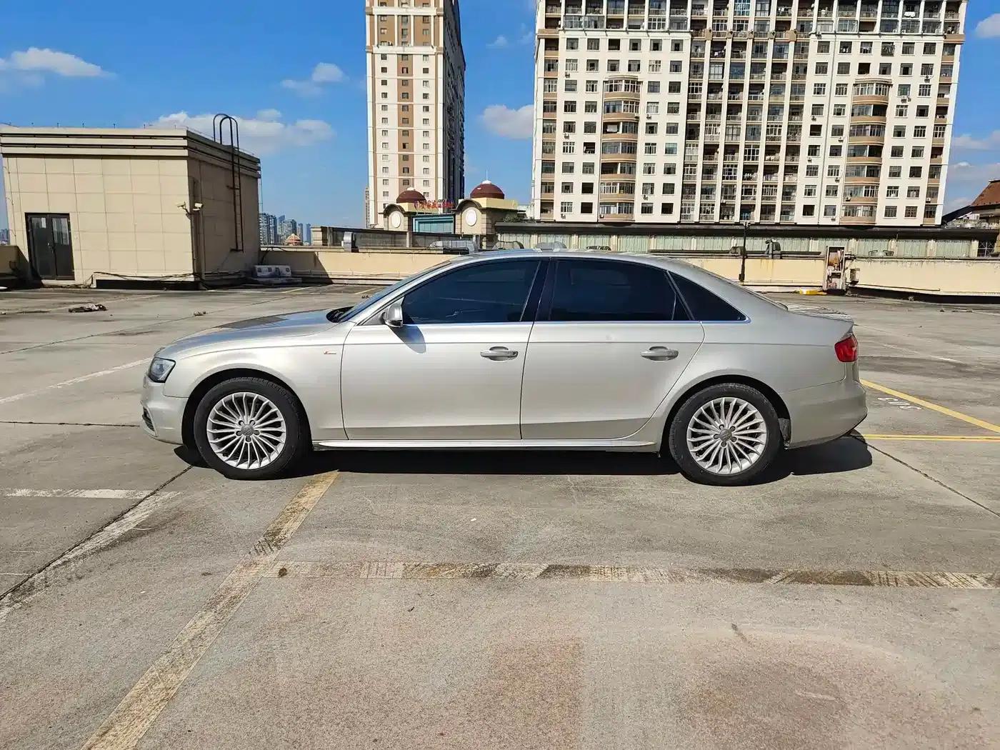 Audi A4L 2016 35 TFSI Classic Edition S line Comfort — миниатюра 3