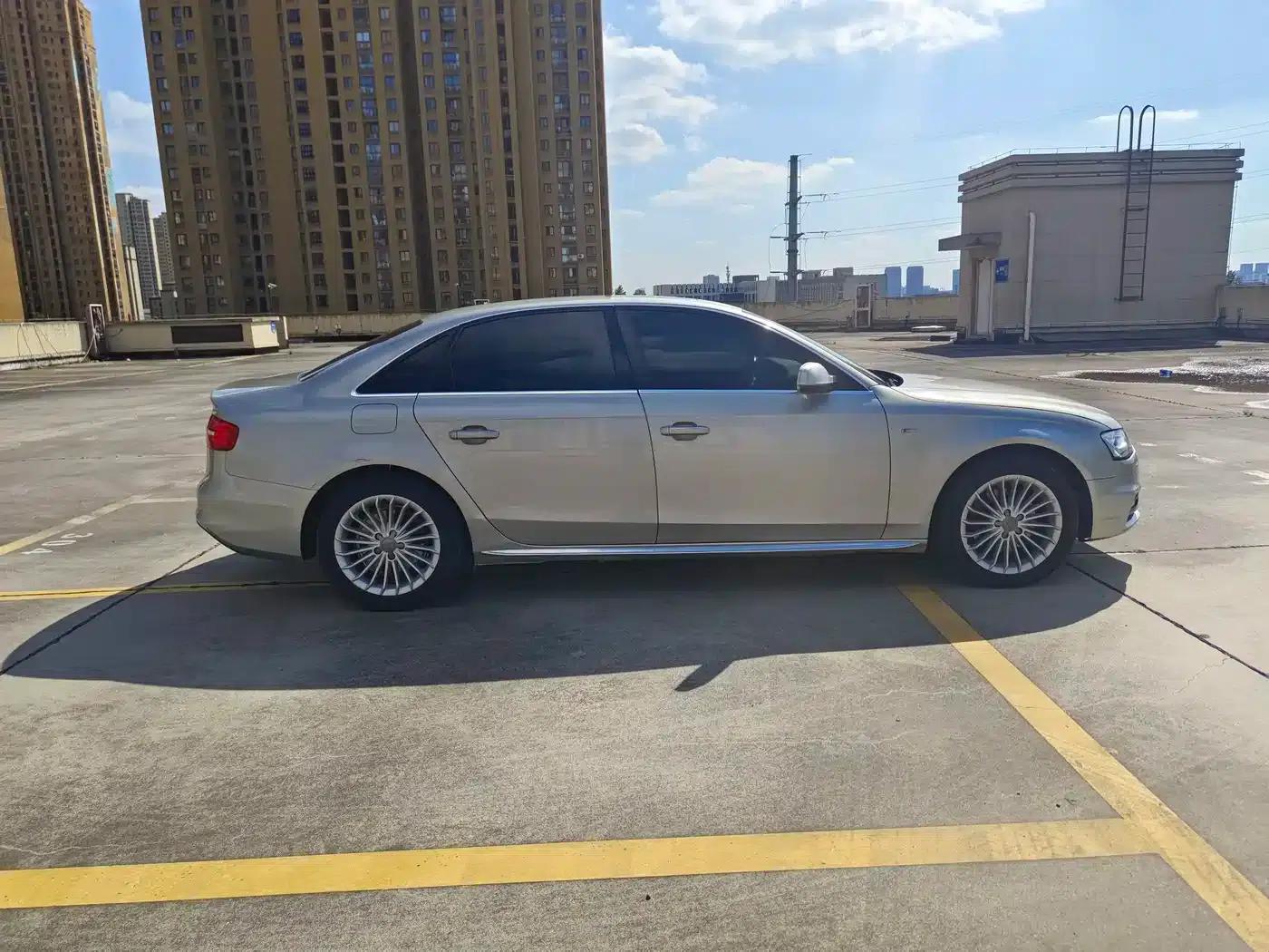 Audi A4L 2016 35 TFSI Classic Edition S line Comfort — миниатюра 5