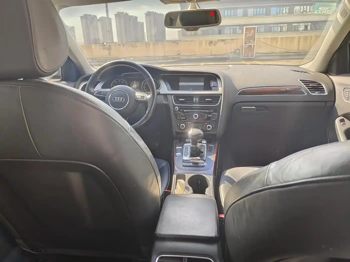 Audi A4L 2016 35 TFSI Classic Edition S line Comfort — миниатюра 8