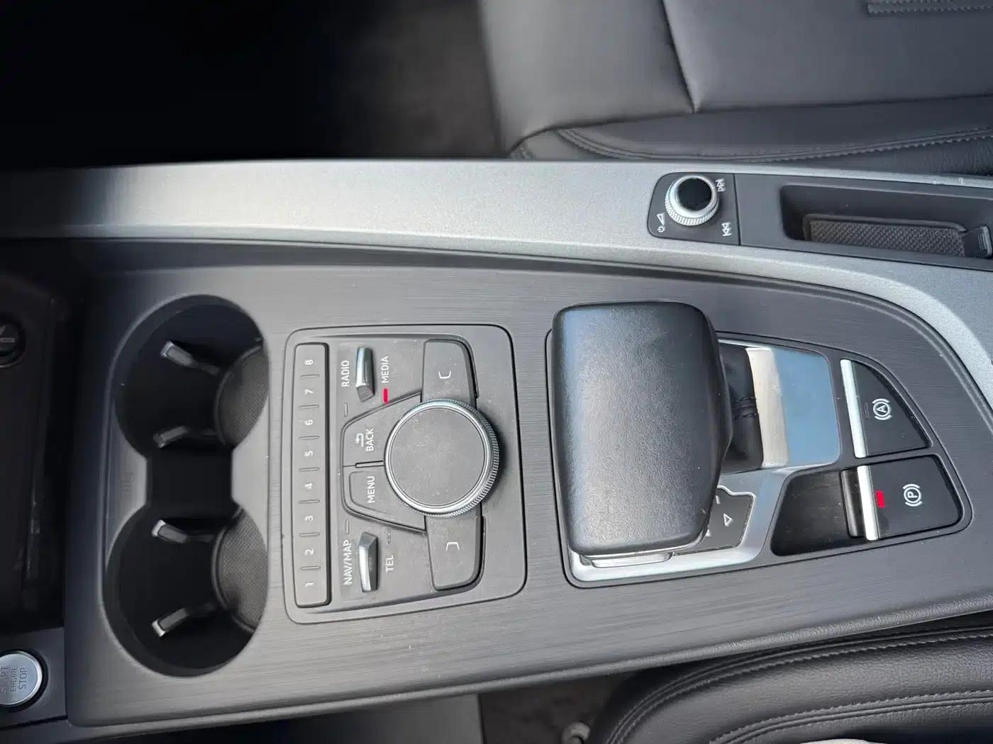 Audi A4L 2019 40 TFSI Progressive (National V Emission Standard) — миниатюра 16
