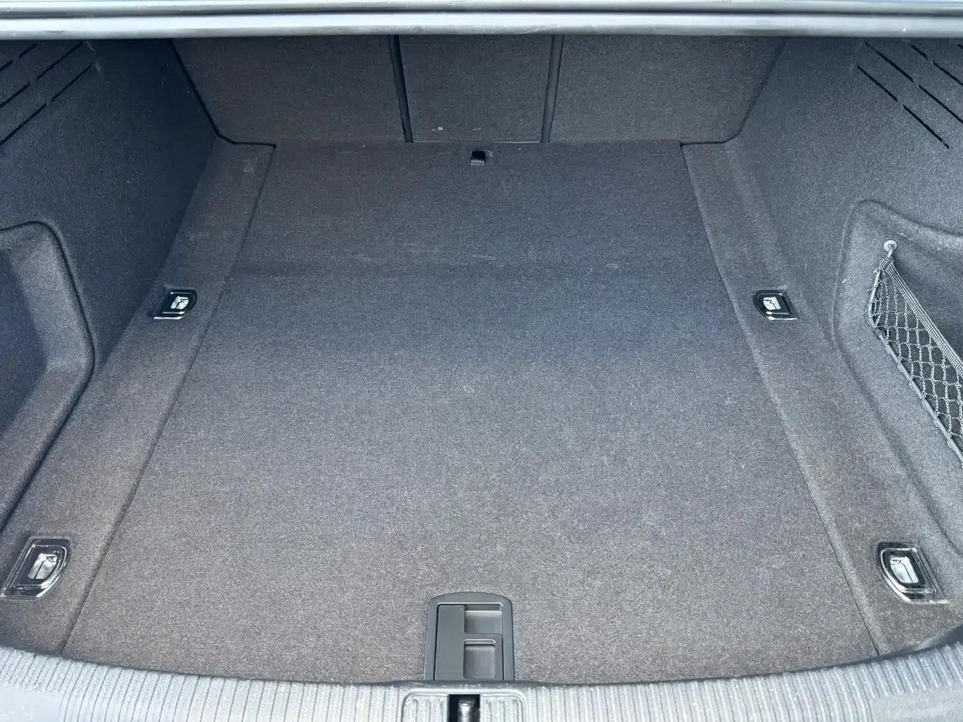 Audi A4L 2019 40 TFSI Progressive (National V Emission Standard) — миниатюра 10