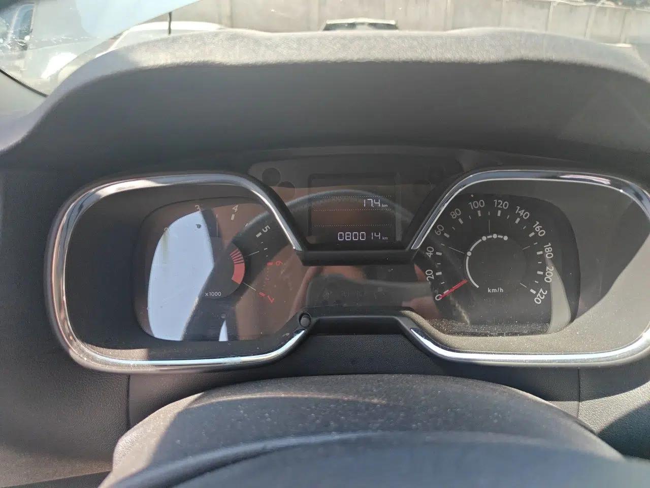 Citroen C4 Sega 2018 1.6L Manual Comfort Model — миниатюра 11