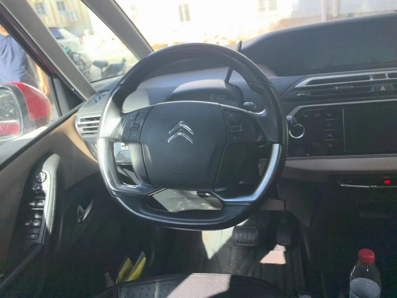 Citroen C4 Picasso 2015 1.6T Luxury 5-Seat Model — миниатюра 10