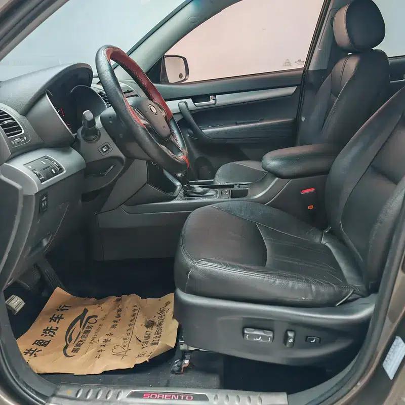 2013 Sorento 2.4L 7-seater Petrol Luxury Edition — миниатюра 17