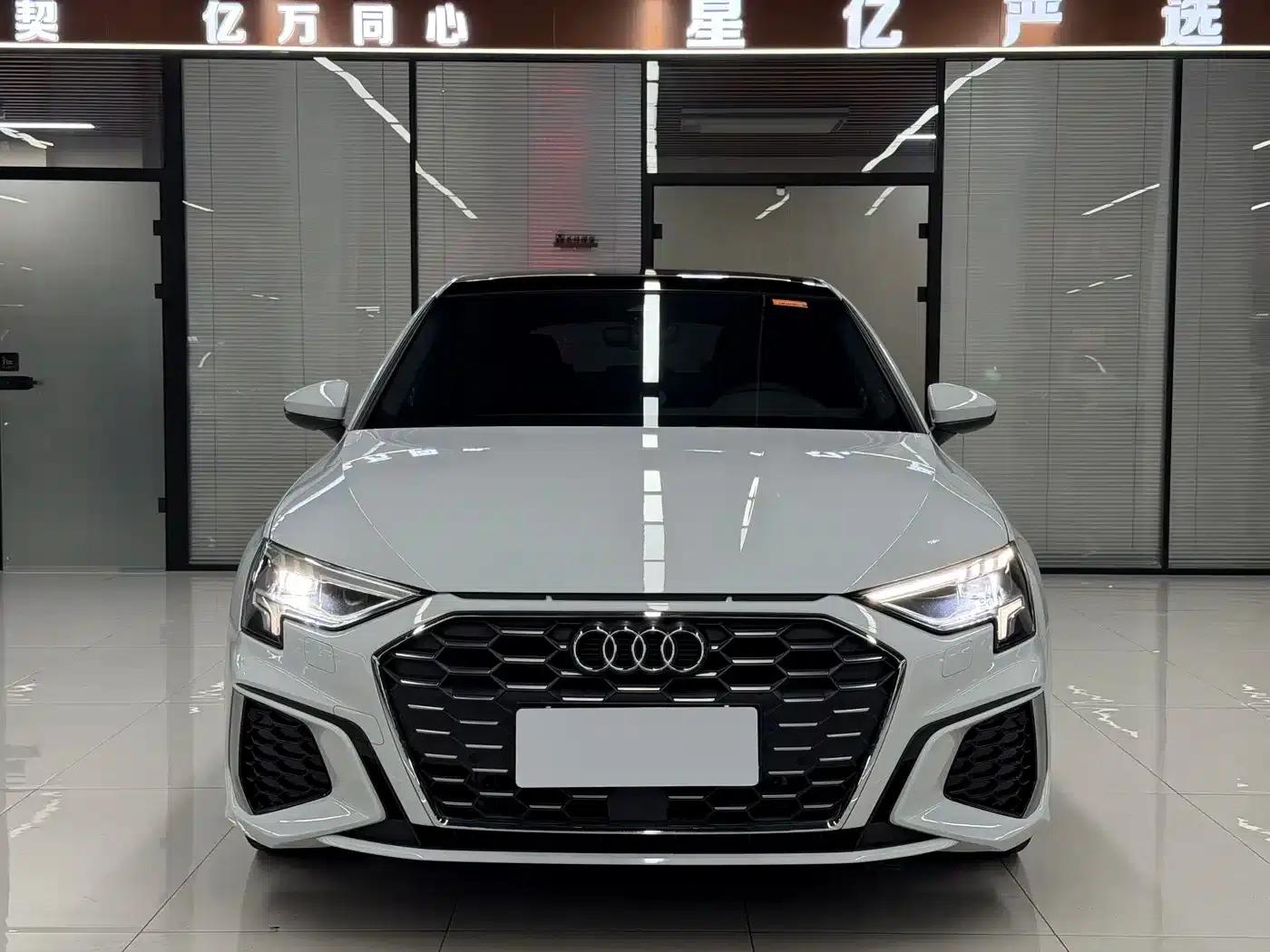 Audi A3 2023 Sportback 35 TFSI Fashion Sport — миниатюра 2