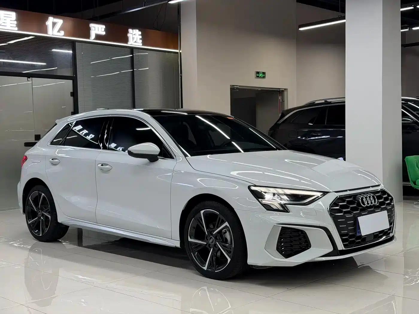 Audi A3 2023 Sportback 35 TFSI Fashion Sport — миниатюра 3
