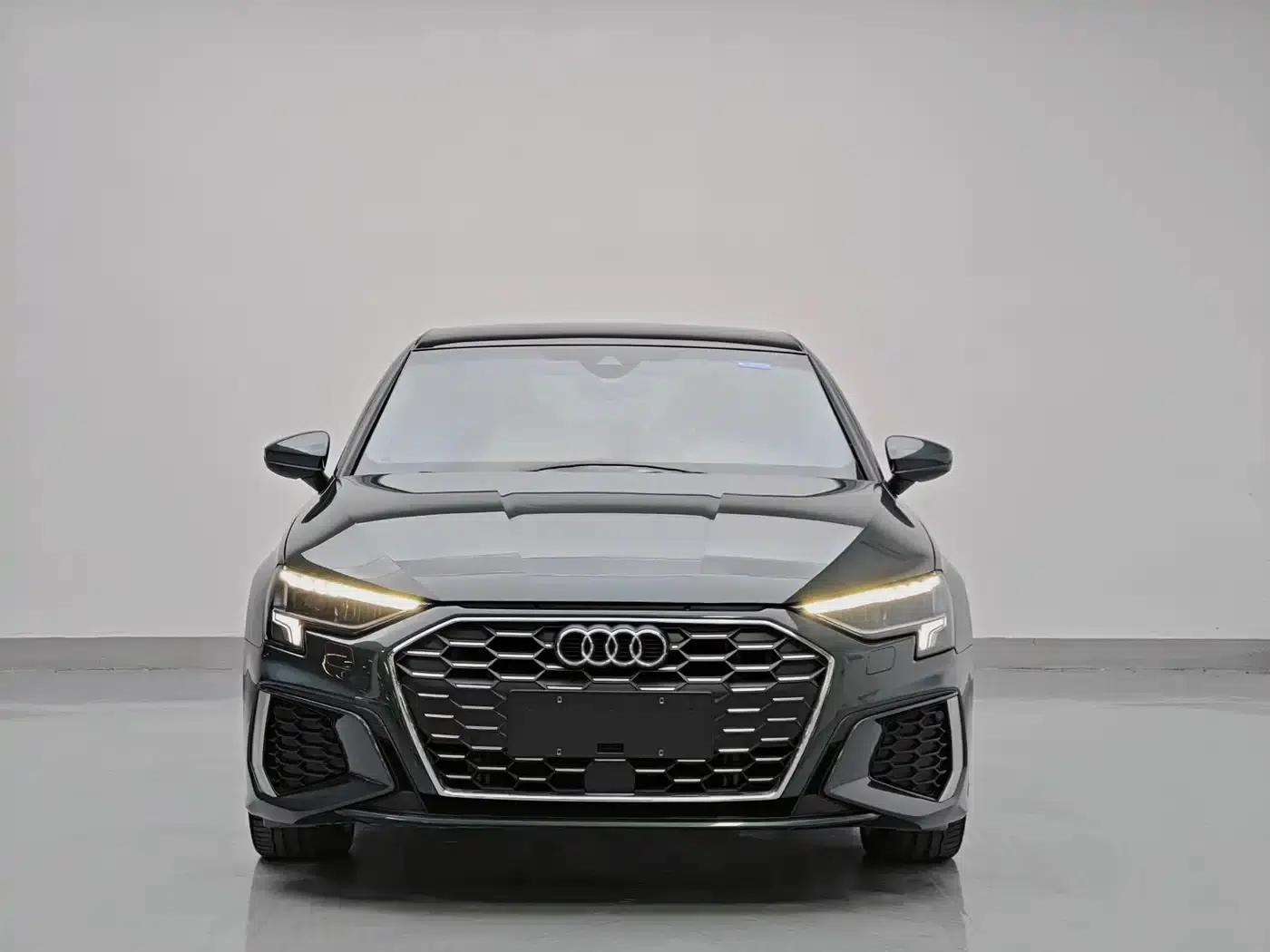 Audi A3 2022 Sportback 35 TFSI Fashion Sport — миниатюра 2