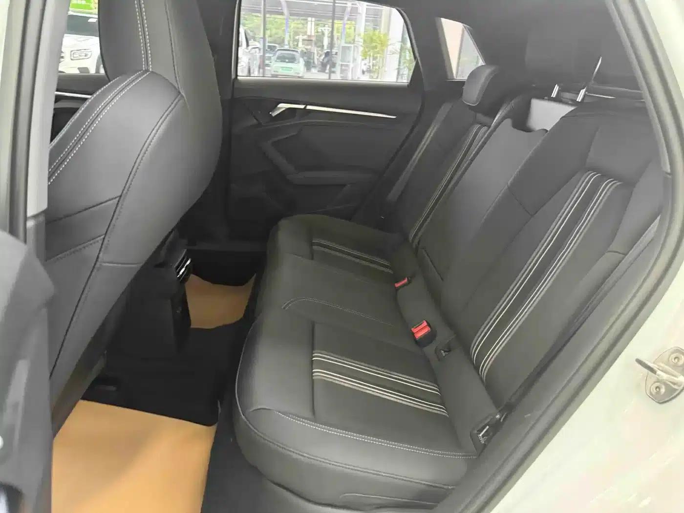 Audi A3 2023 Facelift Sportback 35 TFSI Fashion Sporty Model — миниатюра 14