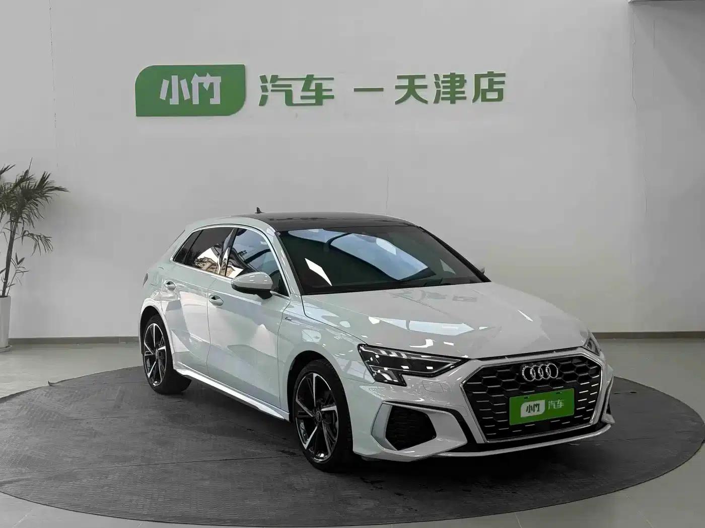 Audi A3 2023 Facelift Sportback 35 TFSI Fashion Sporty Model — миниатюра 4