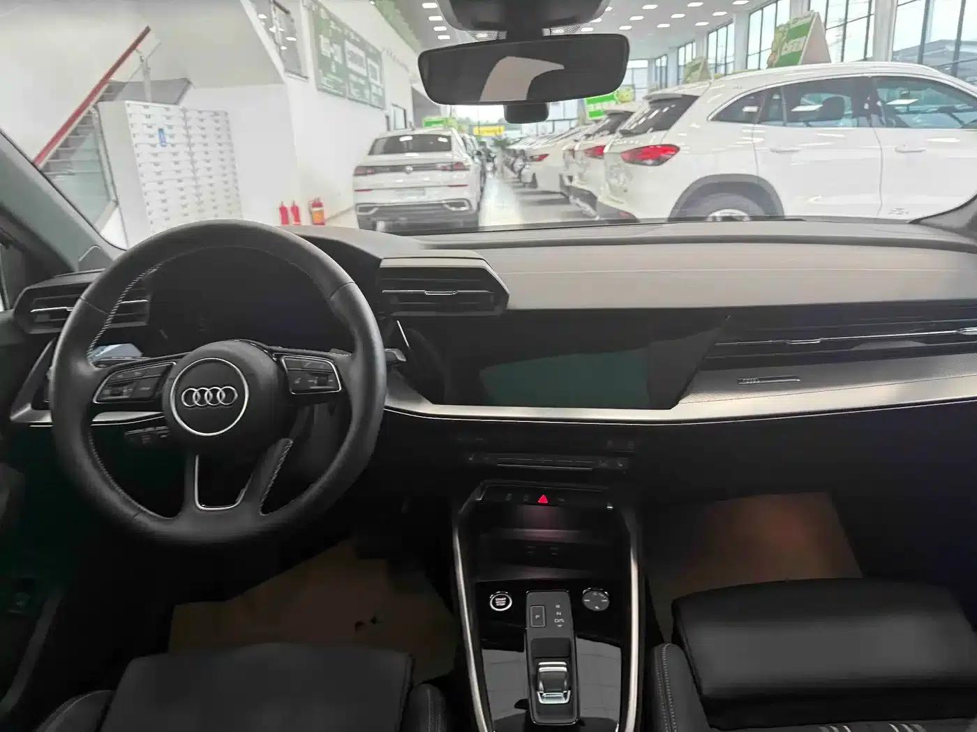 Audi A3 2023 Facelift Sportback 35 TFSI Fashion Sporty Model — миниатюра 9