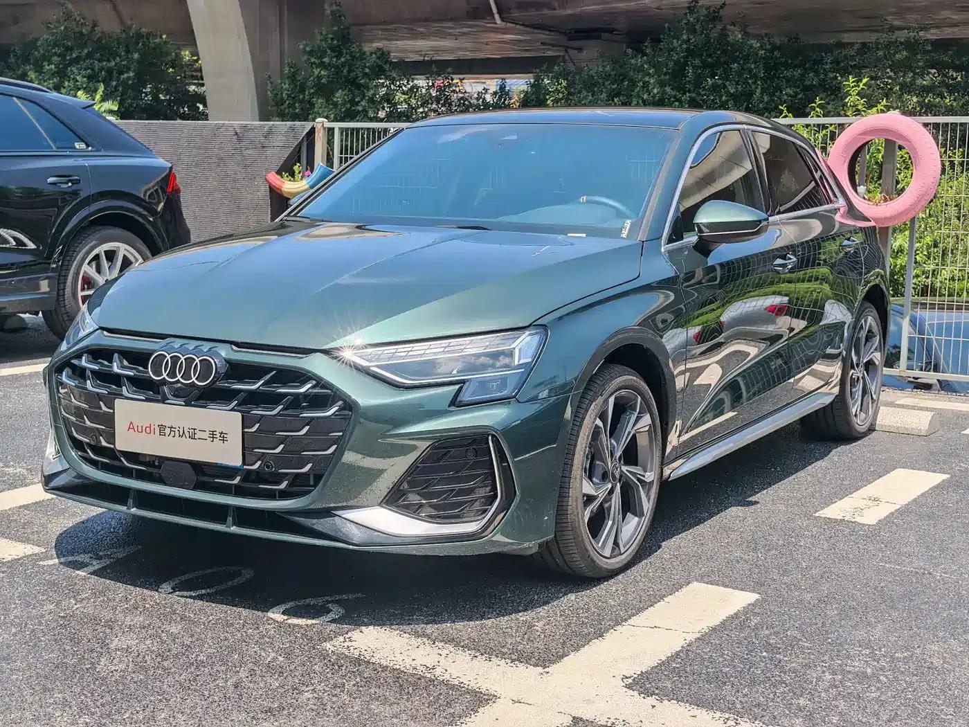 Audi A3 2025 Sportback 35TFSI Flying Spur Luxury Edition — миниатюра 1
